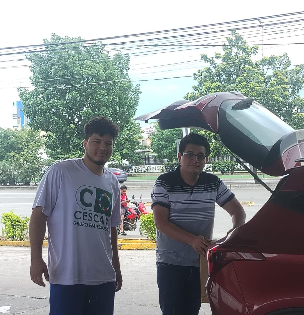 Equipo CESCAC en ruta de entrega en Guayaquil